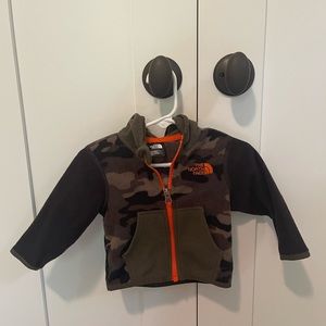 Infant 3-6 month The North Face fleece